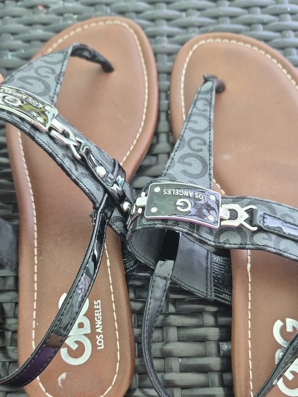 Guess  Black and Brown Women's Thong Sandals